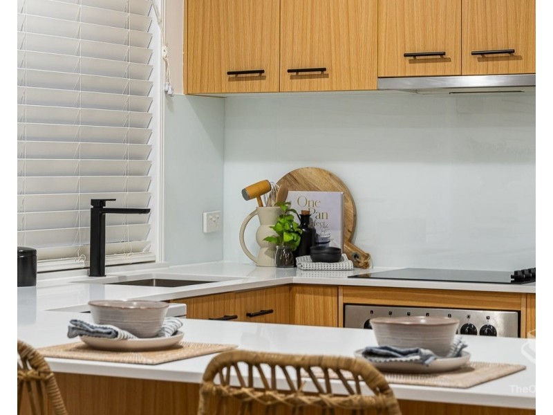 72 Watarrka Drive, Parkinson QLD 4115