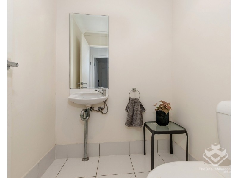 20/2 Jefferson Court, Upper Coomera QLD 4209
