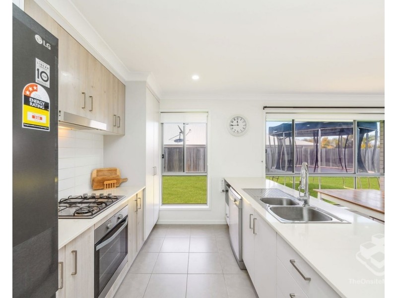 41 O’Connell Pde, Urraween QLD 4655