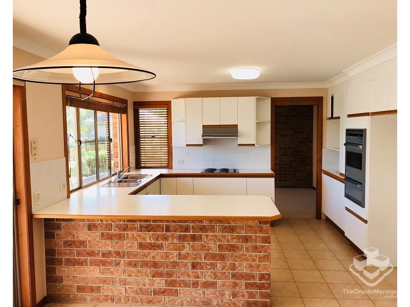 18 Keel Street, Birkdale QLD 4159