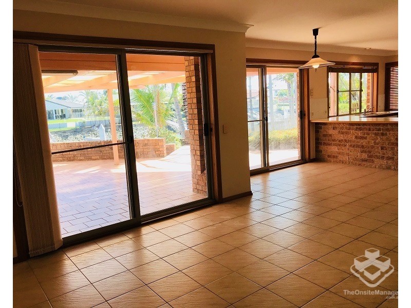 18 Keel Street, Birkdale QLD 4159