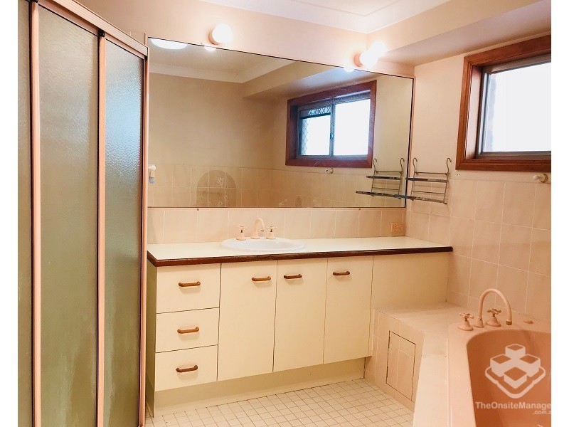 18 Keel Street, Birkdale QLD 4159