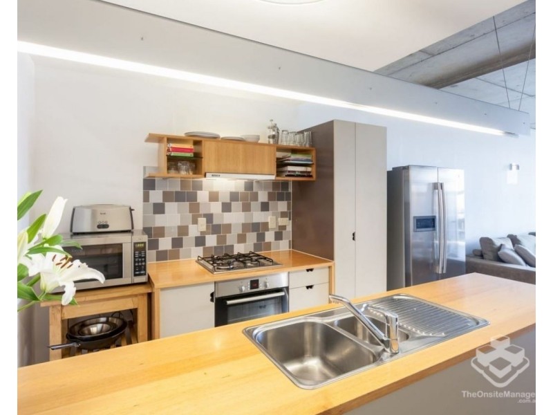 2b/8 Skyring Terrace, Teneriffe QLD 4005