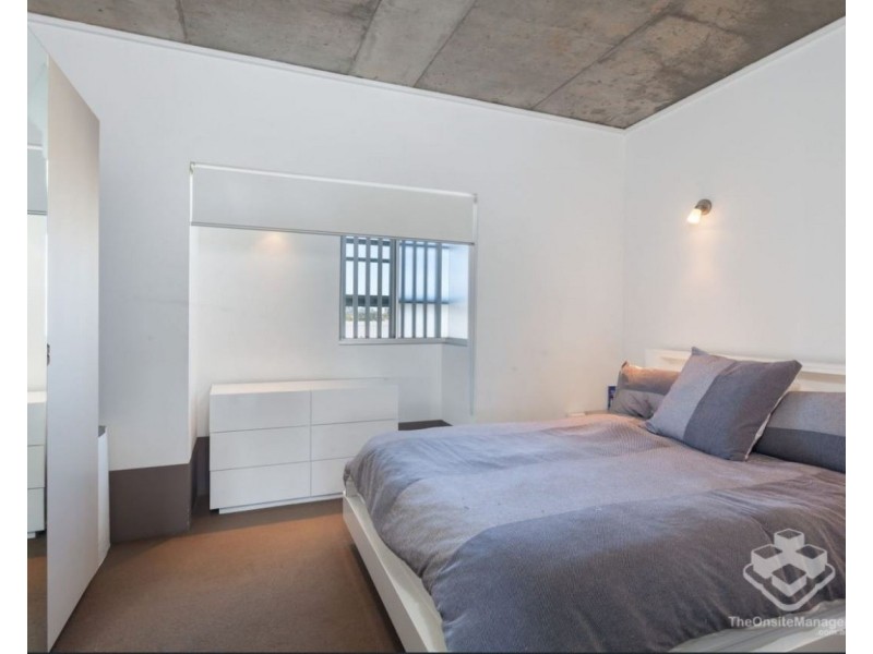 2b/8 Skyring Terrace, Teneriffe QLD 4005