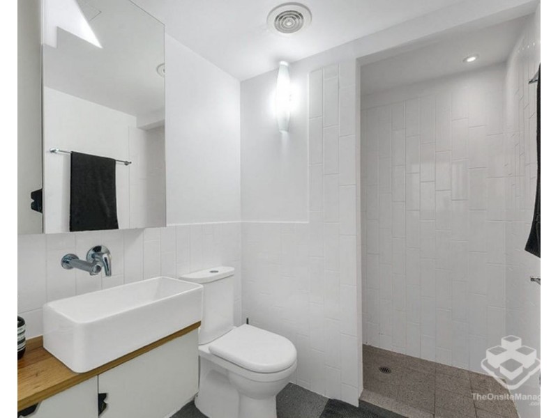 2b/8 Skyring Terrace, Teneriffe QLD 4005