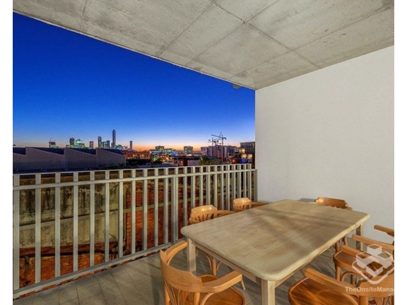 2b/8 Skyring Terrace, Teneriffe QLD 4005