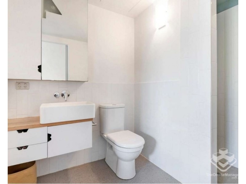 2b/8 Skyring Terrace, Teneriffe QLD 4005