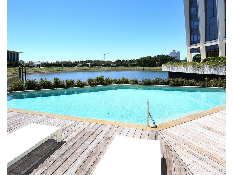 303a/1 The Concourse, Benowa QLD 4217