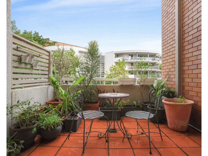 ID:21192390/ 15 Vernon Terrace, Teneriffe QLD 4005