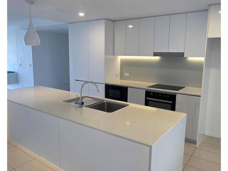 ID:21192395/388 Marine Parade, Labrador QLD 4215
