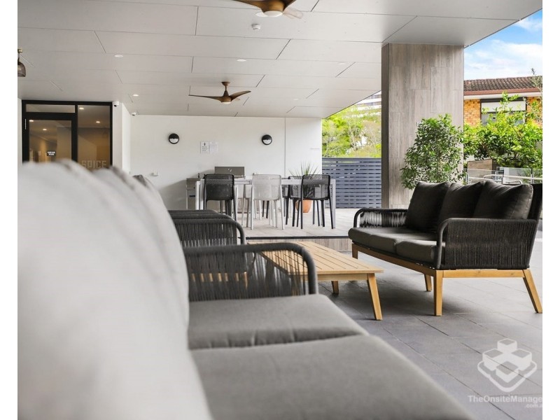 ID:21192600/9 Hooker Boulevard, Broadbeach Waters QLD 4218
