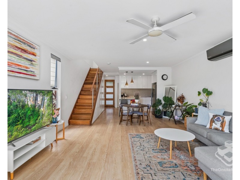 31 The Crestway, Robina QLD 4226