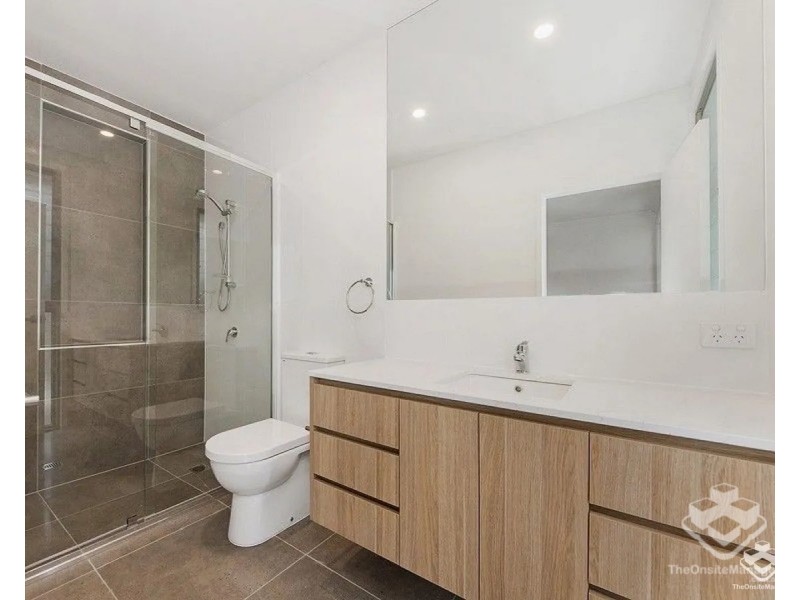 31 The Crestway, Robina QLD 4226