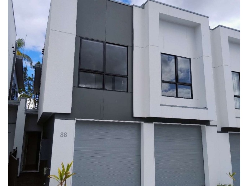 88/8 Lawrence Lyons place, Kenmore QLD 4069