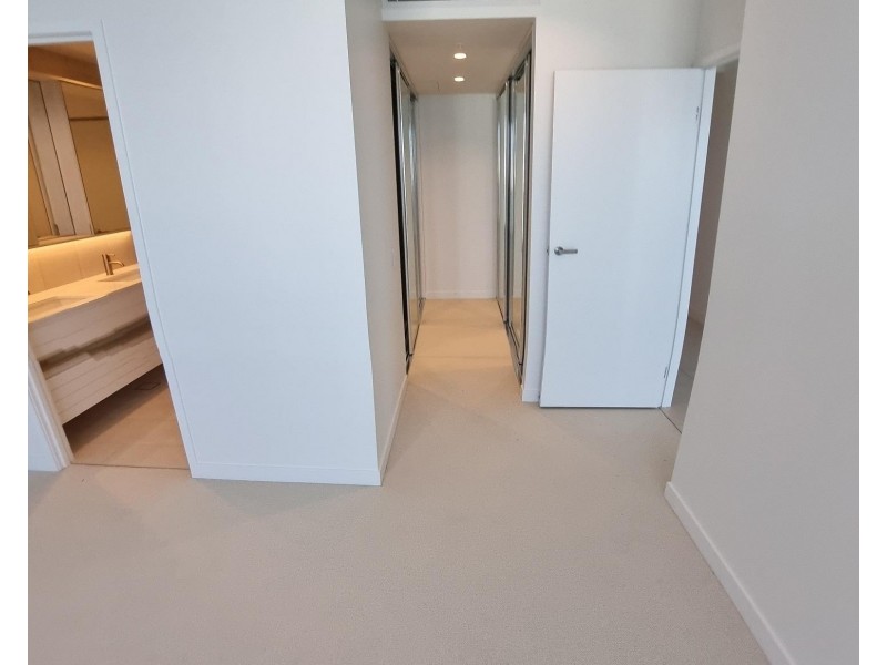 ID:21192766/12 Philip Avenue, Broadbeach QLD 4218