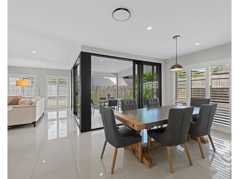 15 Mizen Place, Holland Park West QLD 4121