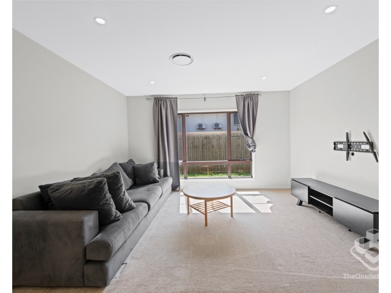 15 Mizen Place, Holland Park West QLD 4121