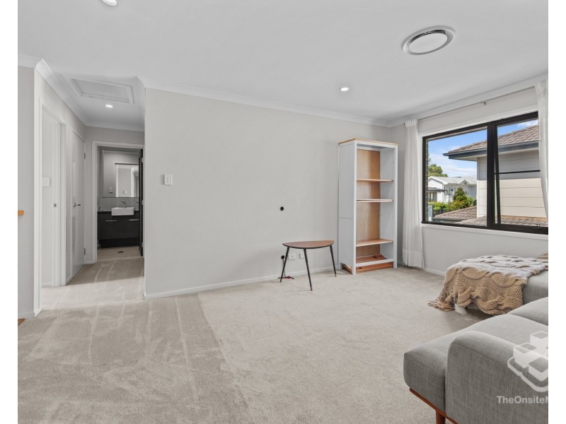 15 Mizen Place, Holland Park West QLD 4121