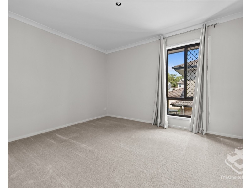 15 Mizen Place, Holland Park West QLD 4121