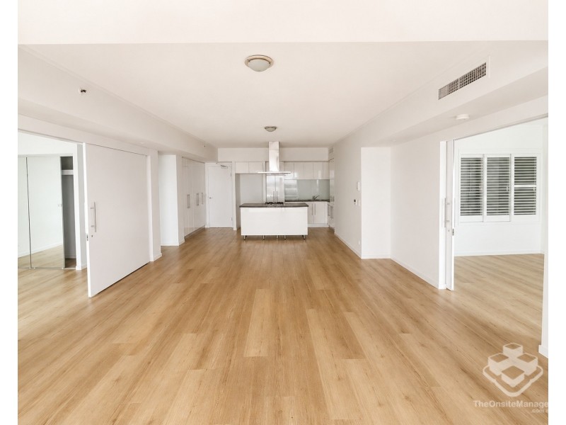ID:21192871/ 326 Marine Parade, Labrador QLD 4215