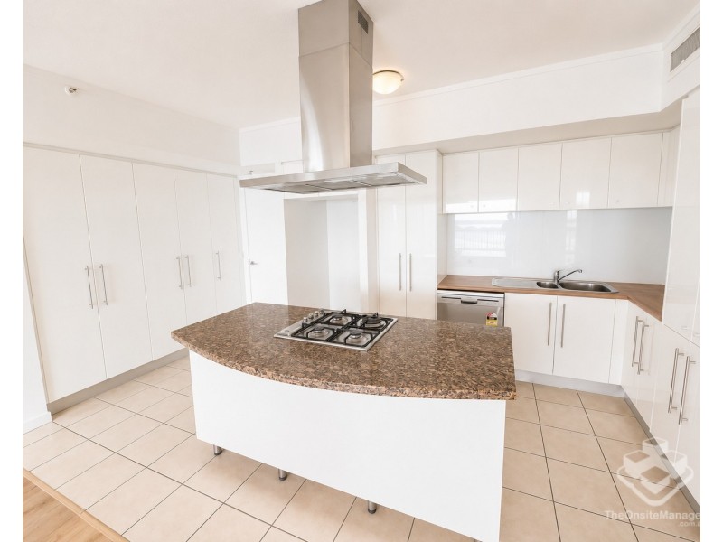 ID:21192871/ 326 Marine Parade, Labrador QLD 4215
