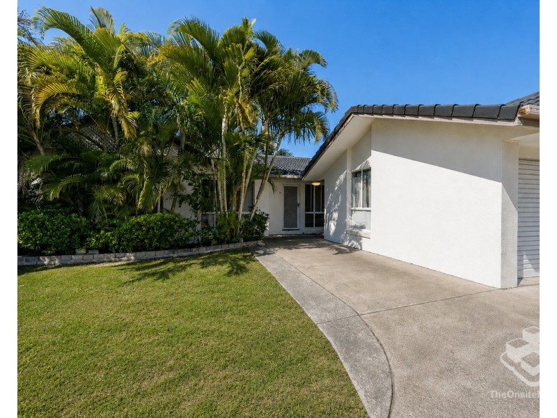 ID:21192986/ 2 St Kevins Avenue, Benowa QLD 4217