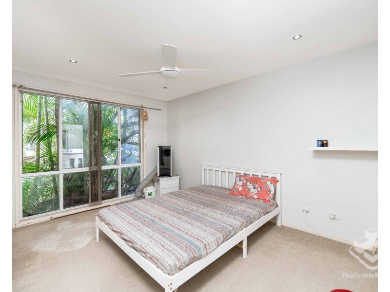 ID:21192986/ 2 St Kevins Avenue, Benowa QLD 4217