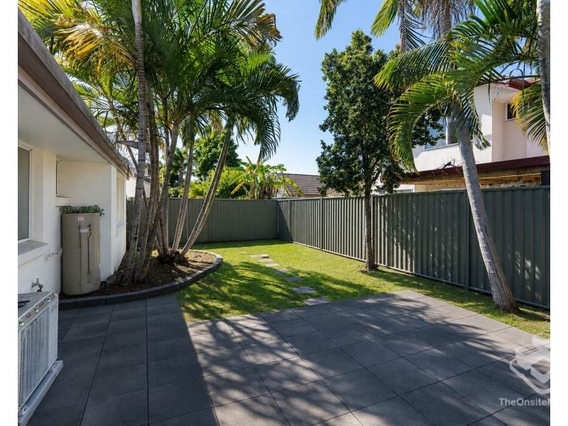 ID:21192986/ 2 St Kevins Avenue, Benowa QLD 4217