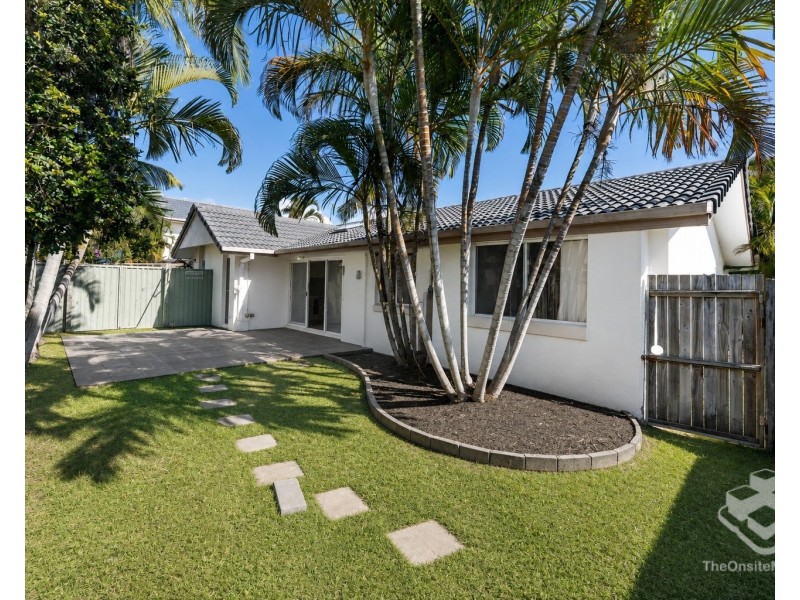 ID:21192986/ 2 St Kevins Avenue, Benowa QLD 4217