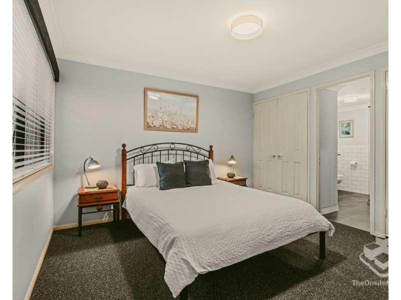 14 Estate Place, Holland Park West QLD 4121