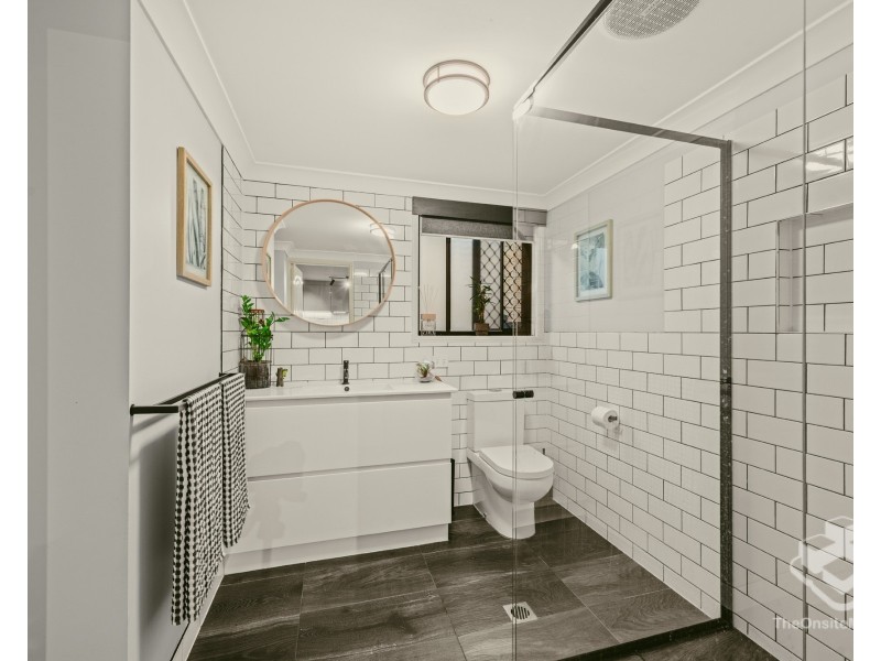 14 Estate Place, Holland Park West QLD 4121