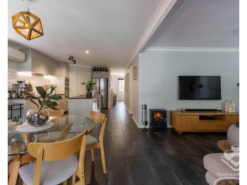 14 Estate Place, Holland Park West QLD 4121