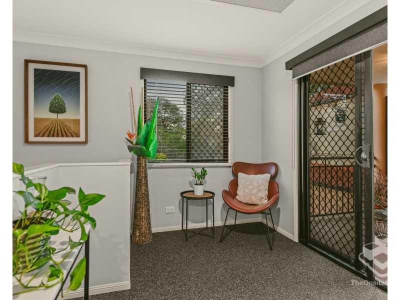 14 Estate Place, Holland Park West QLD 4121