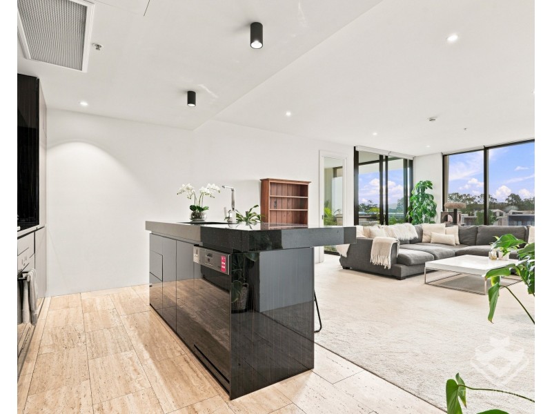 307E/1 Marina Drive, Benowa QLD 4217
