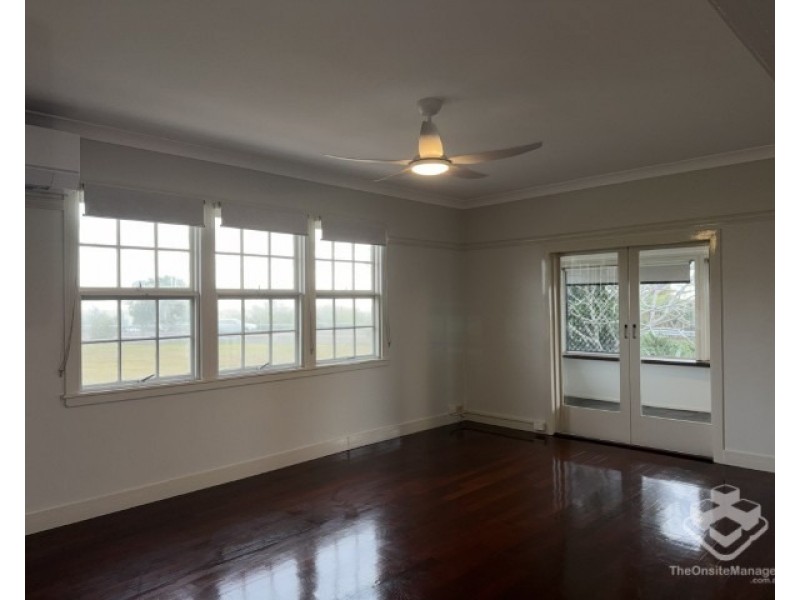 93 Esplanade, Point Vernon QLD 4655