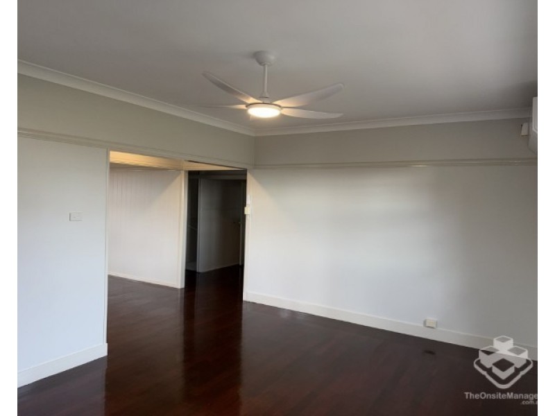 93 Esplanade, Point Vernon QLD 4655