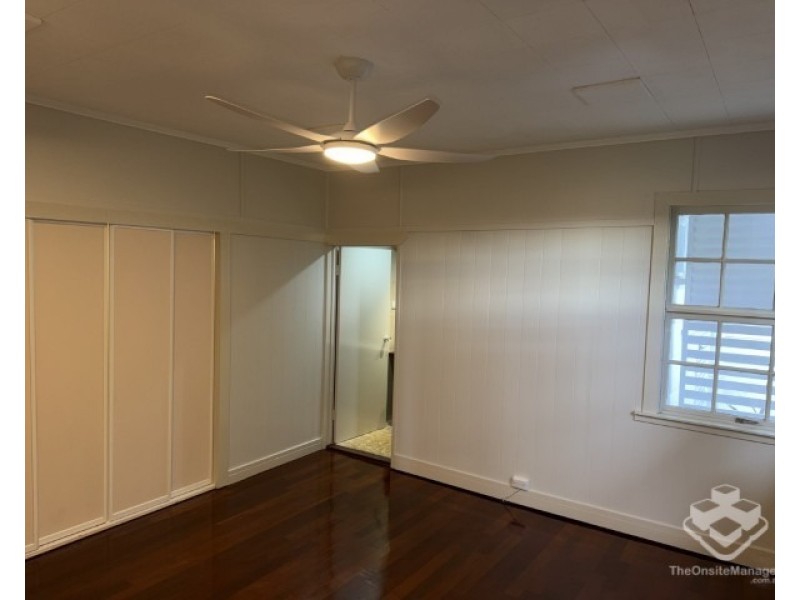 93 Esplanade, Point Vernon QLD 4655