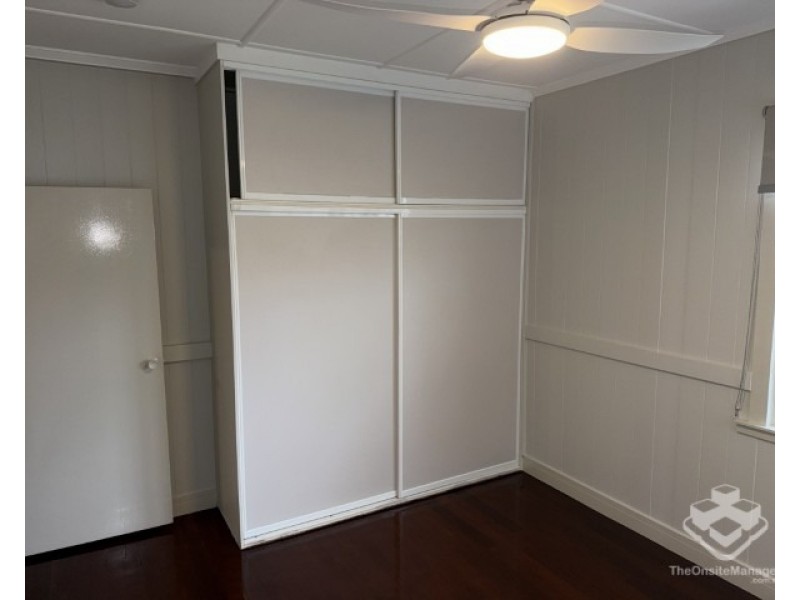 93 Esplanade, Point Vernon QLD 4655
