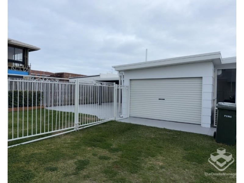 93 Esplanade, Point Vernon QLD 4655