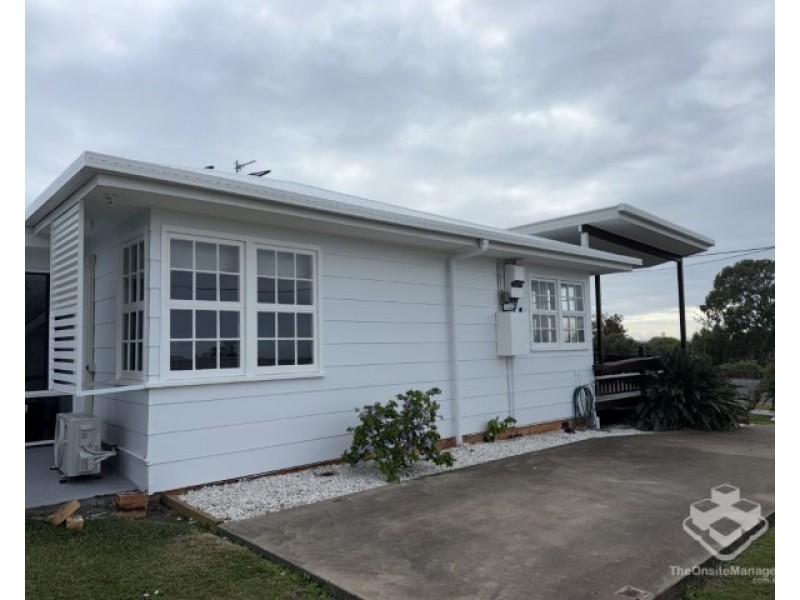 93 Esplanade, Point Vernon QLD 4655