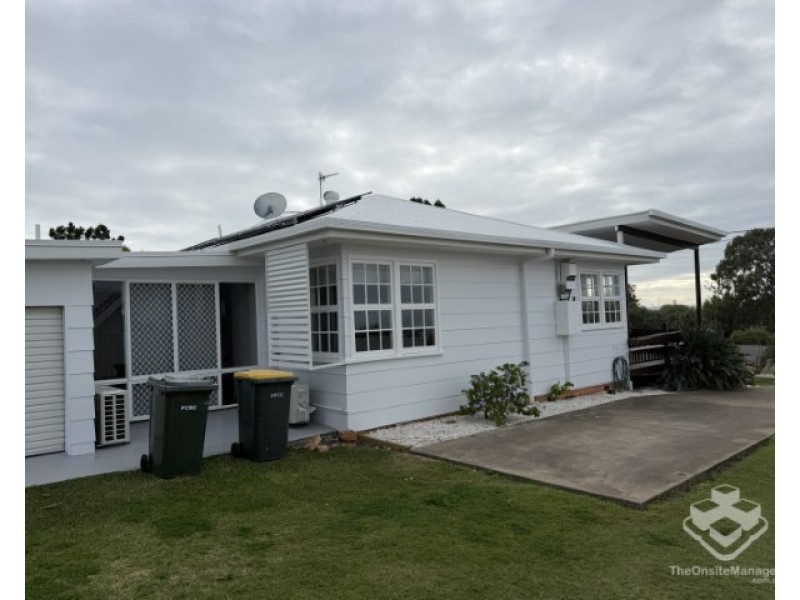 93 Esplanade, Point Vernon QLD 4655