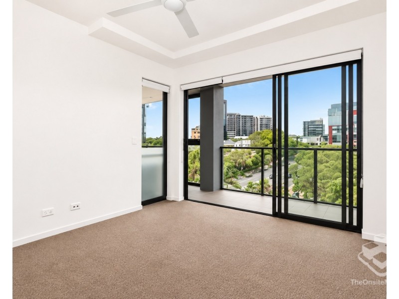 404/573 Coronation Drive, Toowong QLD 4066