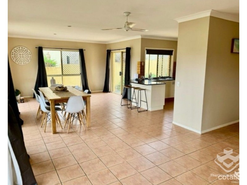 28 Nottinghill Gate Drive, Arundel QLD 4214
