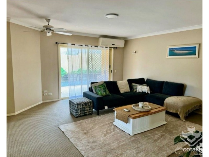 28 Nottinghill Gate Drive, Arundel QLD 4214