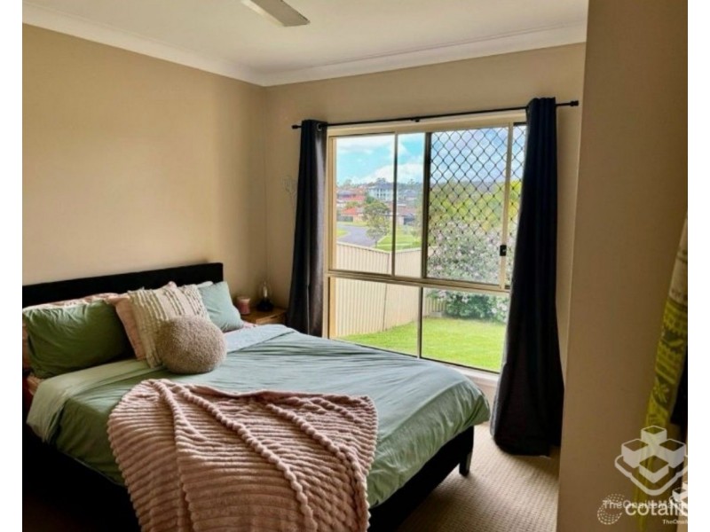 28 Nottinghill Gate Drive, Arundel QLD 4214