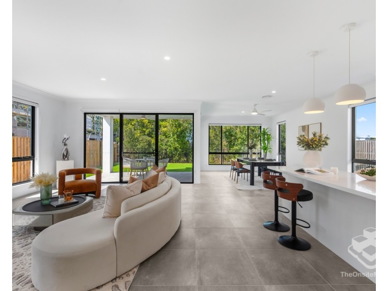 39 Santa Monica Boulevard, Hope Island QLD 4212