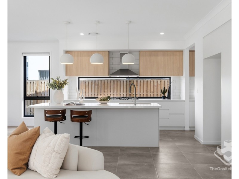 39 Santa Monica Boulevard, Hope Island QLD 4212