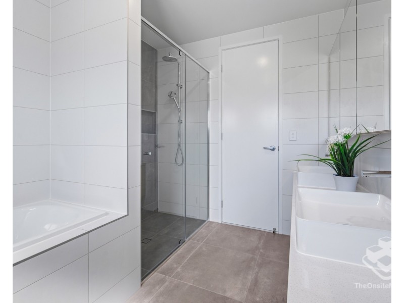 39 Santa Monica Boulevard, Hope Island QLD 4212