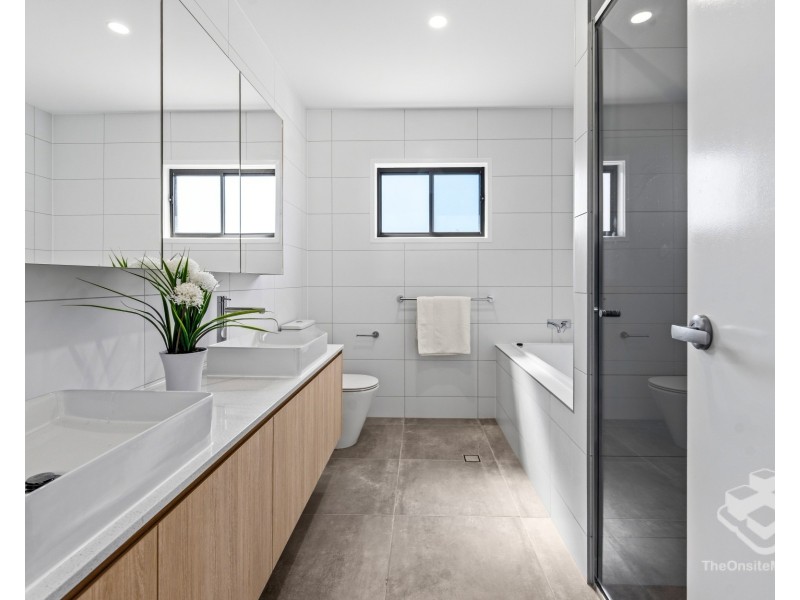 39 Santa Monica Boulevard, Hope Island QLD 4212