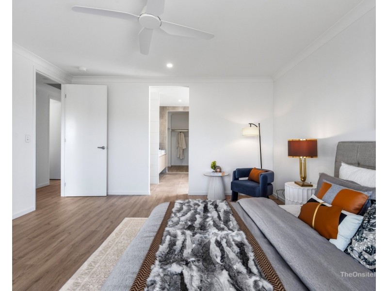 39 Santa Monica Boulevard, Hope Island QLD 4212